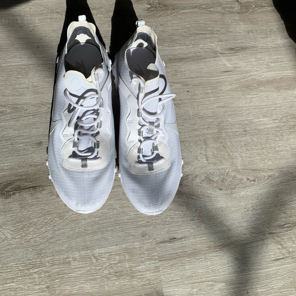 Nike React Element 55 SE White/Pure Platinum Size 11 Men’s Sneaker Shoes.